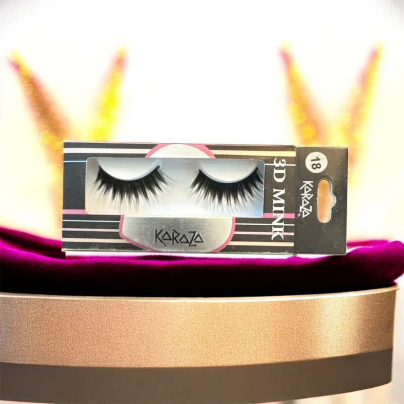 رموش صناعية ثلاثية الأبعاد من ماركة "KARAZA".