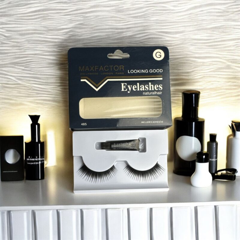 هو رموش "Max Factor Looking