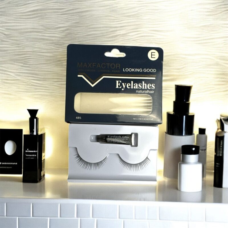 رموش صناعية من "ماكس فاكتور" (Max Factor) م