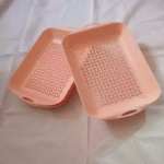 3 سلة خبز بلاستيكية مثقبة.