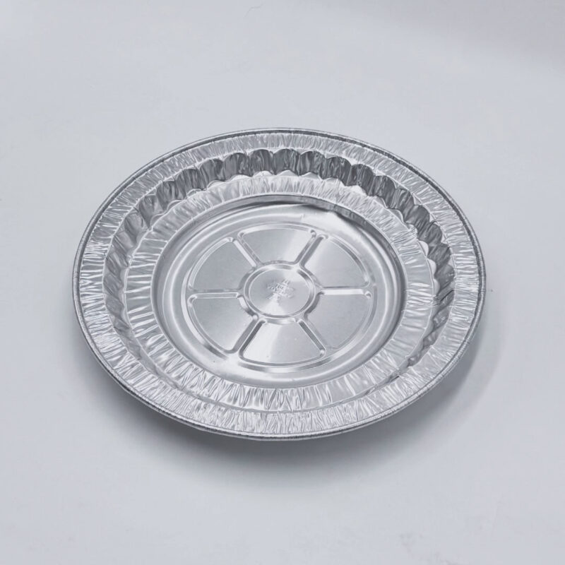 مجموعه من اطباق الالمنيوم وسط عدد 3 حبات