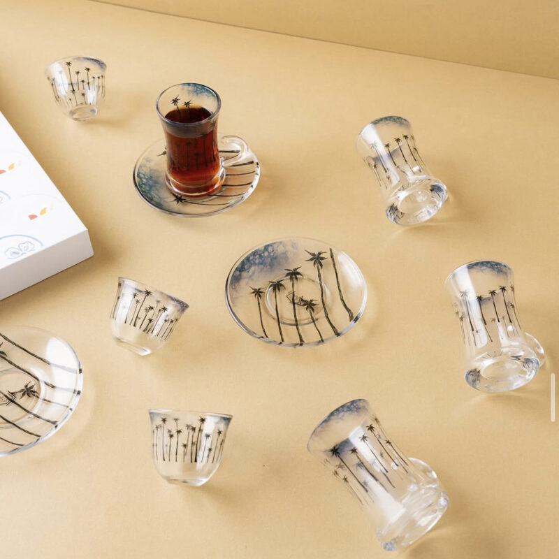 طقم إستكانه مع فنجان