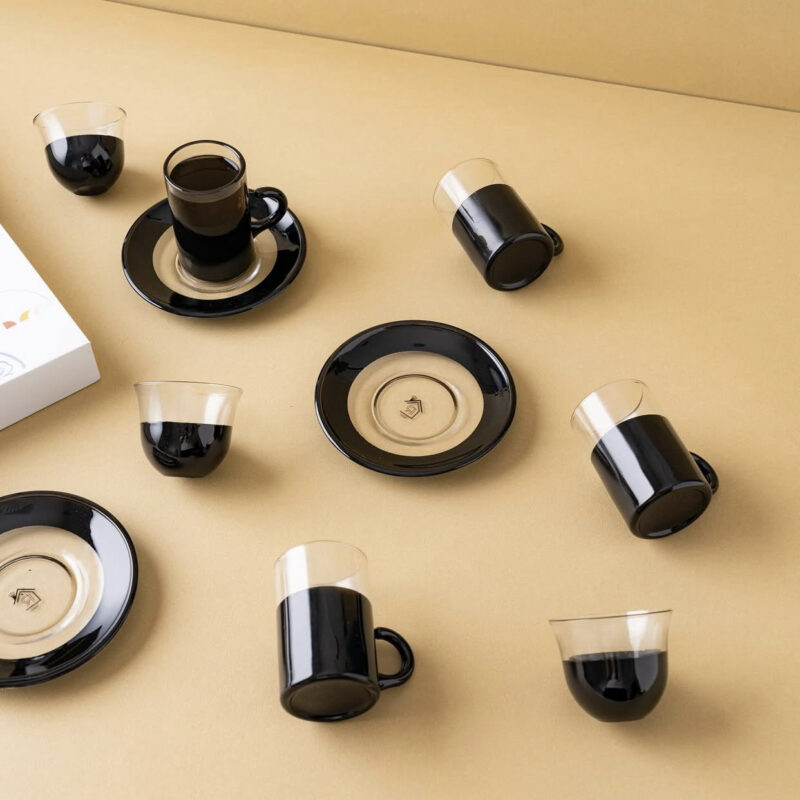 طقم إستكانه مع فنجان