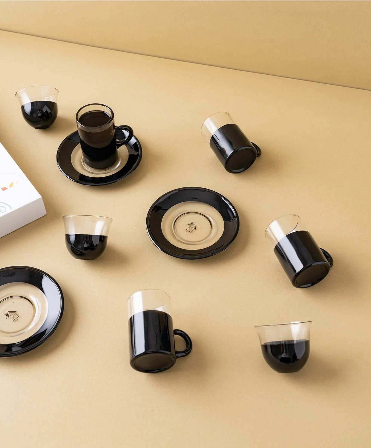 طقم إستكانه مع فنجان