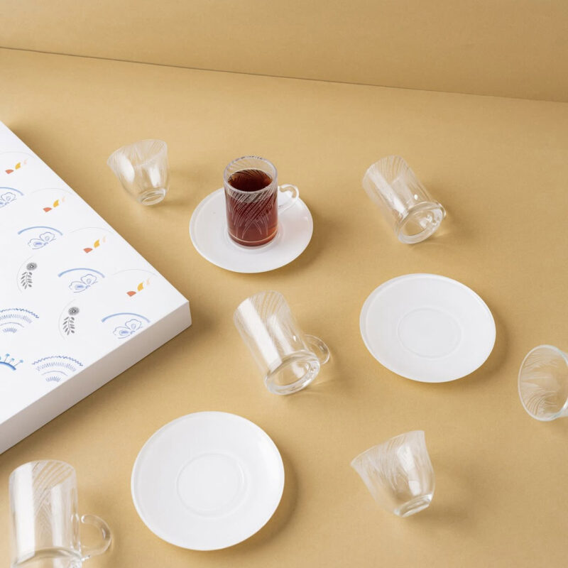 طقم استكانه مع فنجان