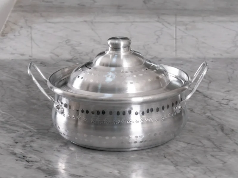 ⁦قدر ب علاق مسطح منقوش⁩ - الصورة ⁦3⁩