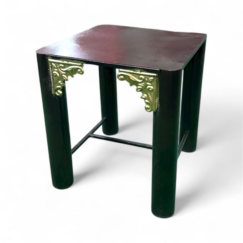 كرسي حديد مع فرش كامل + طاولة - Image 2