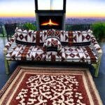 كرسي حديد مع فرش كامل + طاولة