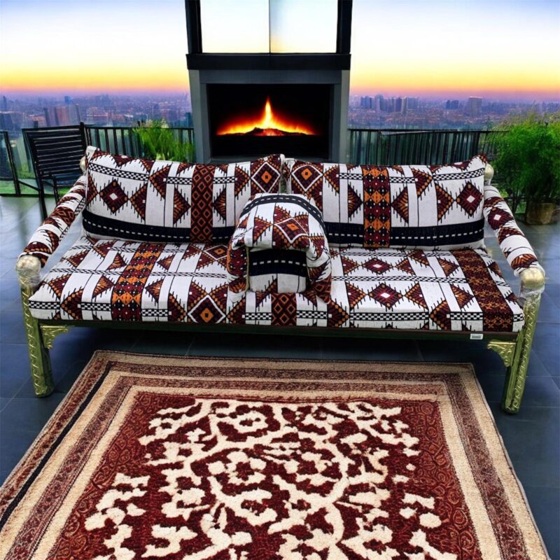 كرسي حديد مع فرش كامل + طاولة