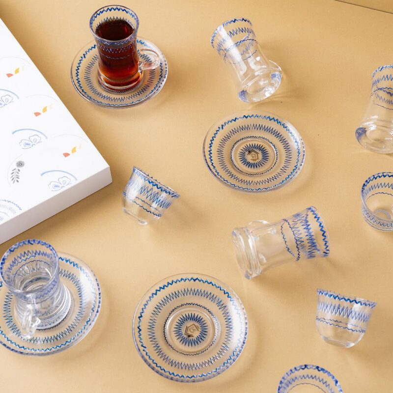 طقم شاي أو قهوة