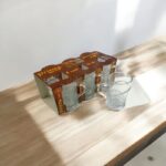 طقم من كاسات شاي زجاجية