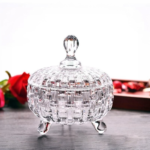 بونبونيرة زجاجية ذات تصميم مزخرف